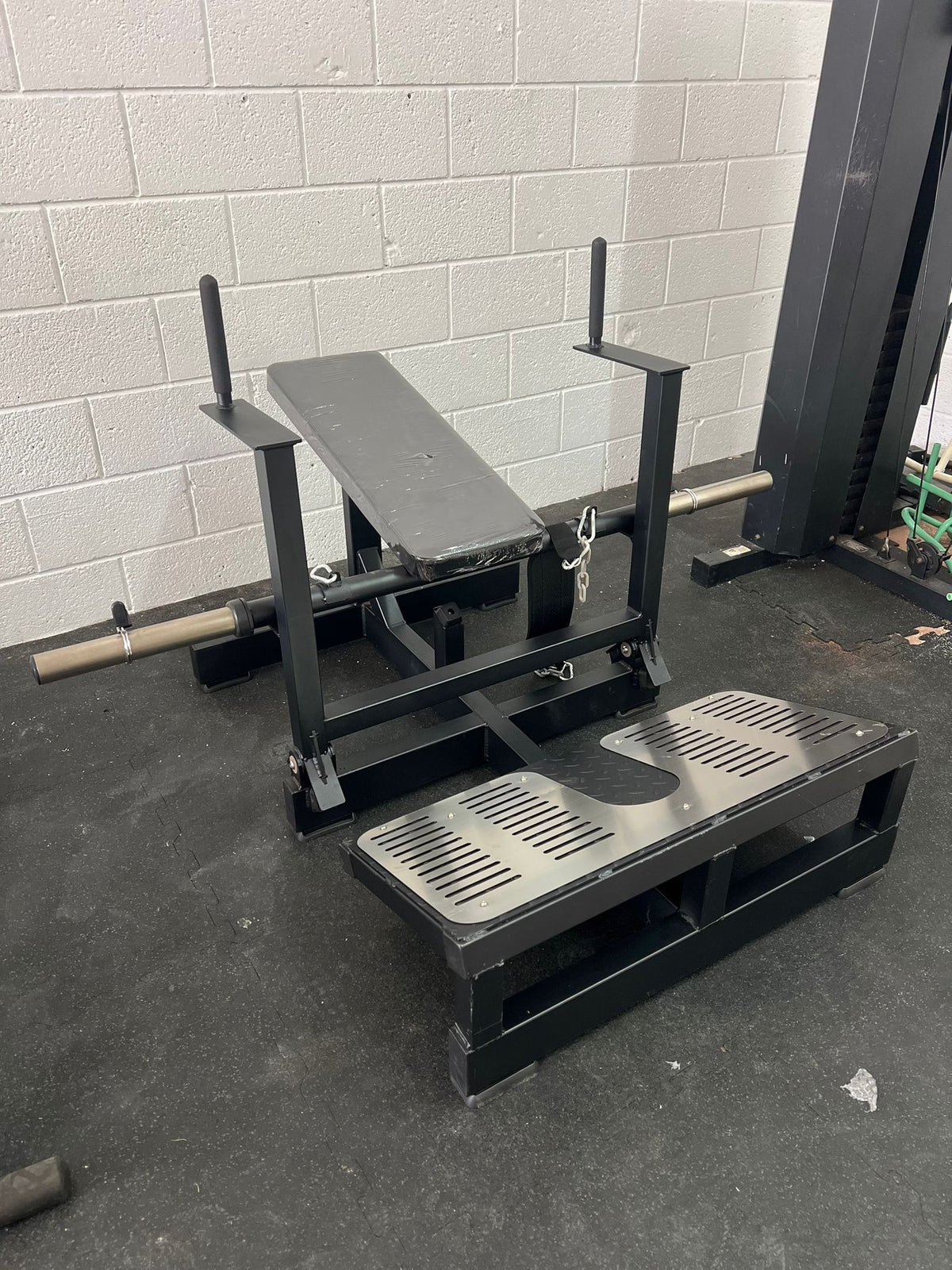 Hip Thrust Machine